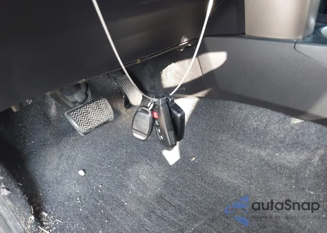 2013 Toyota Rav4 Limited z USA, uszkodzony, nr VIN 2T3DFREV1DW110548